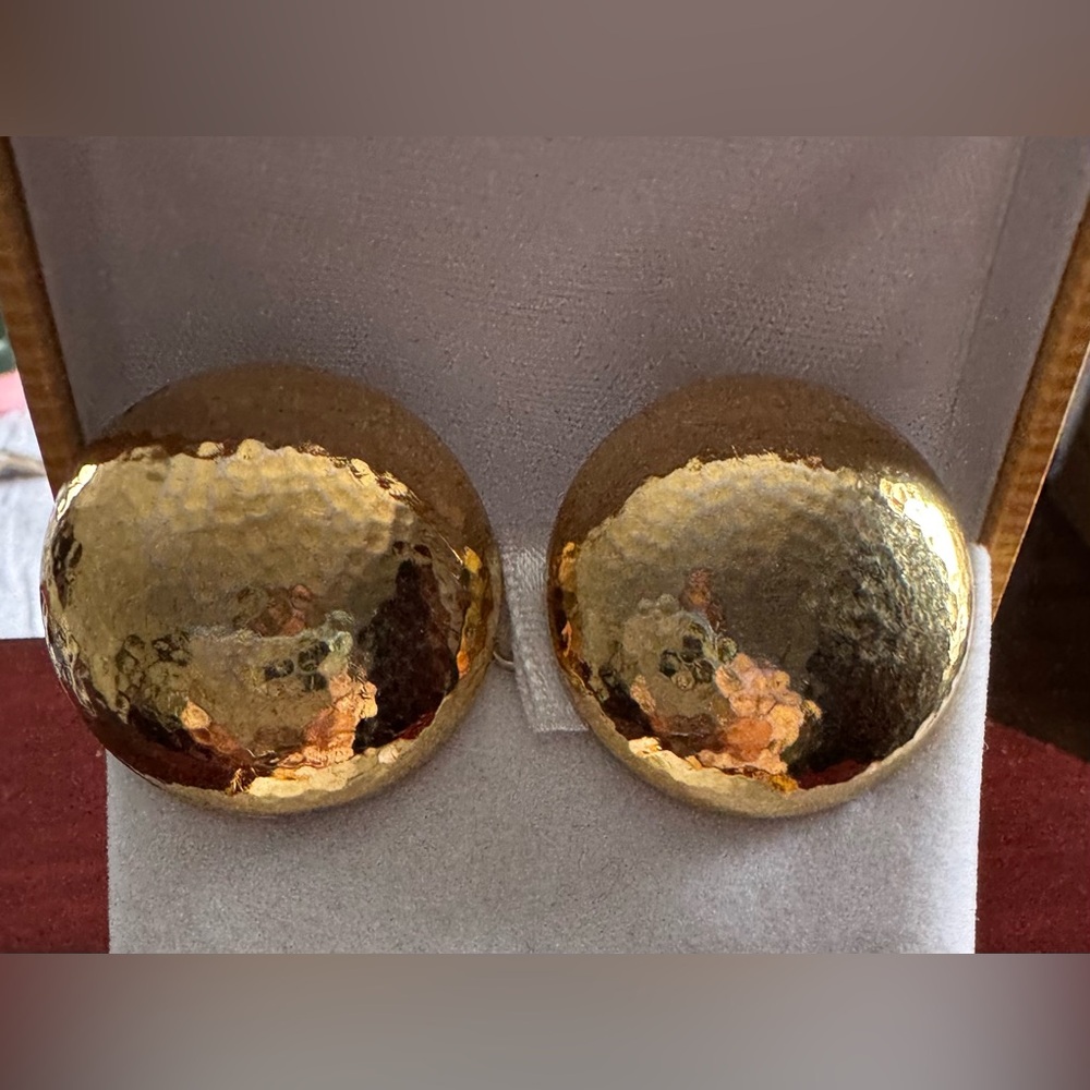Monet vintage Gold Hammered Dome clip on Earrings. - Picture 1 of 6